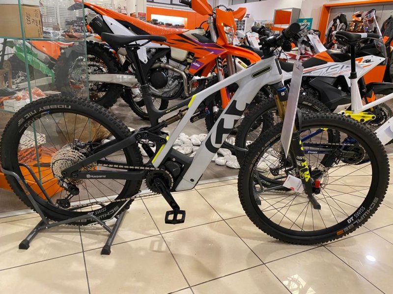 HUSQVARNA MC6 TAGLIA M CARBON